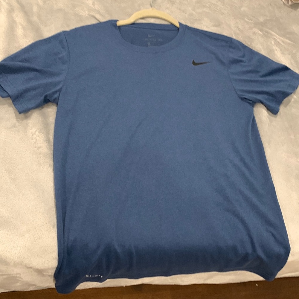 Short sleeve Nike tee